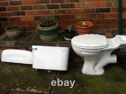 Close coupled toilet, shell shaped lid, cistern, lid, complete