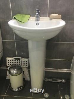 P Shape Left Hand Complete Bathroom Suite Toilet Basin & Ped Basin Bath Tap Set